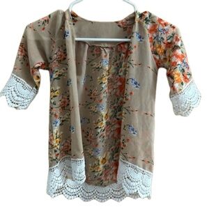 Size Small Girls Floral Lace Kimono